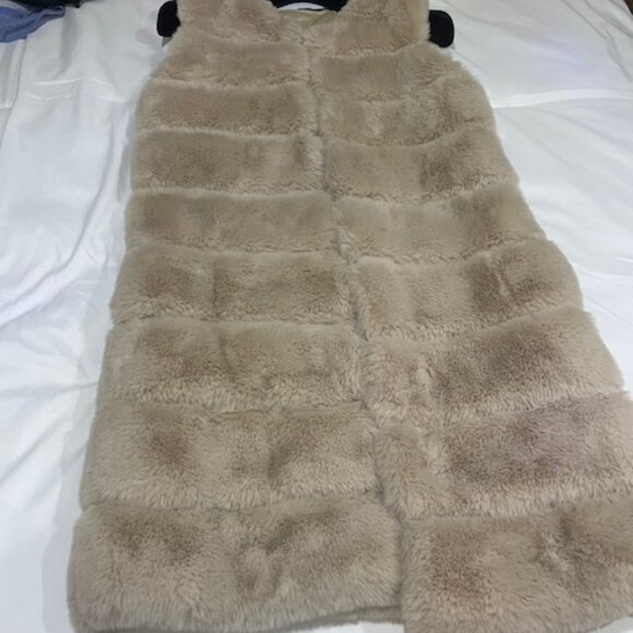 Faux fur vest - Picture 1 of 1